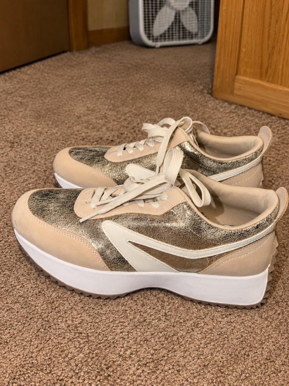 Project Cloud Sneakers Women's 10 Metallic Gold Beige Memory Foam
